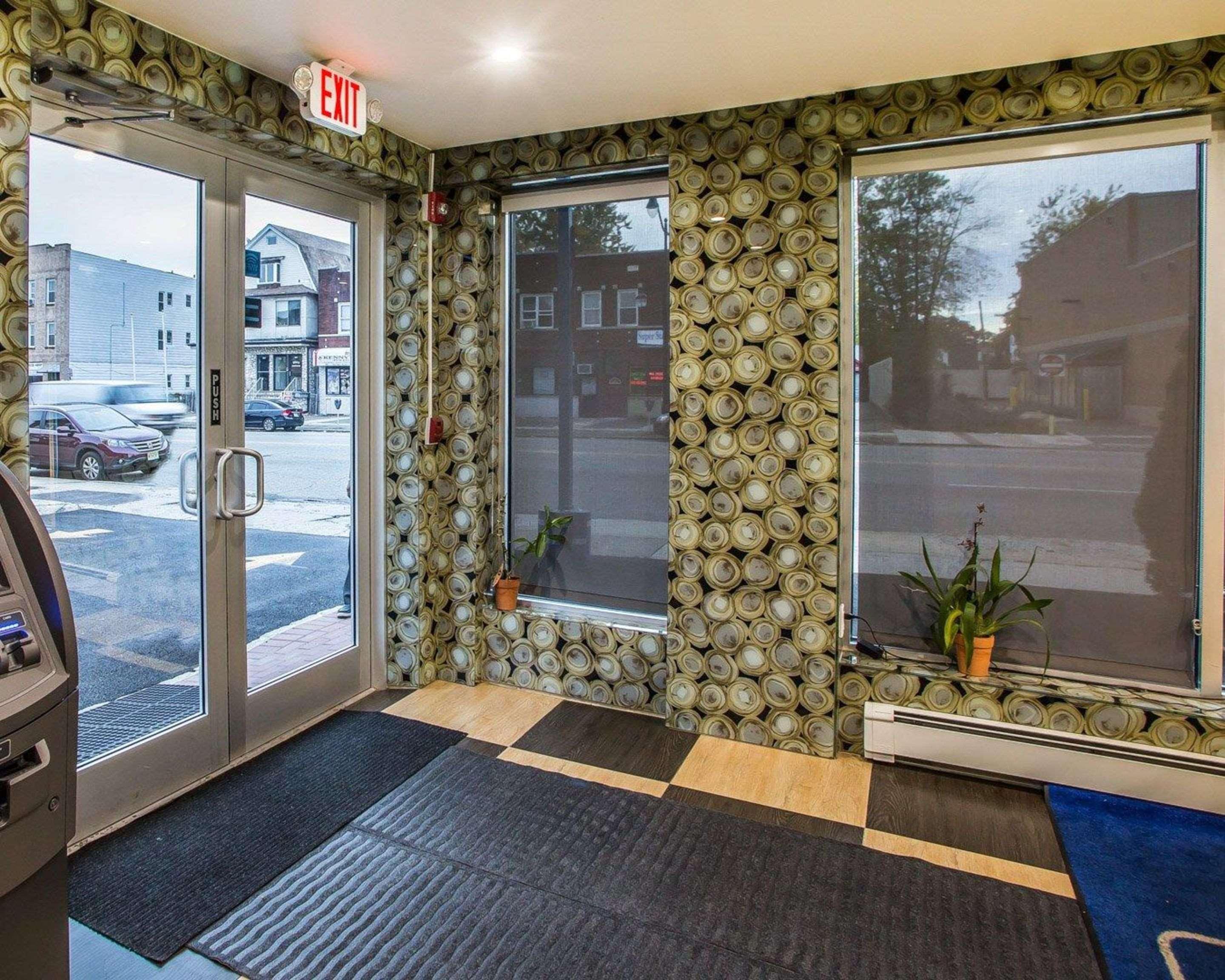 Rodeway Inn Belleville Bagian luar foto